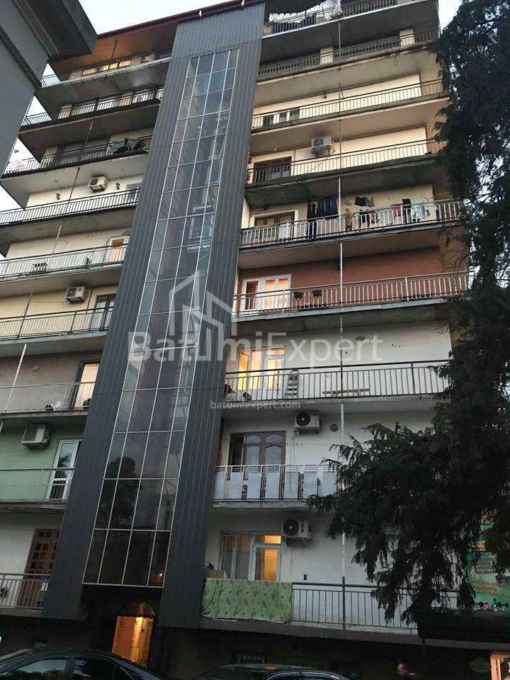 ბინა 78 კვ/მ - ლესერიძე, Batumi, საქართველო