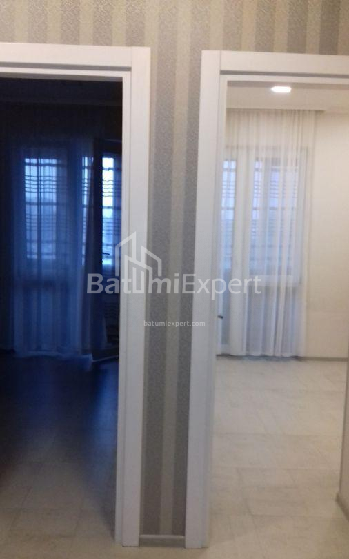 ბინა 87 კვ/მ - იურიევსკაია, Batumi, საქართველო