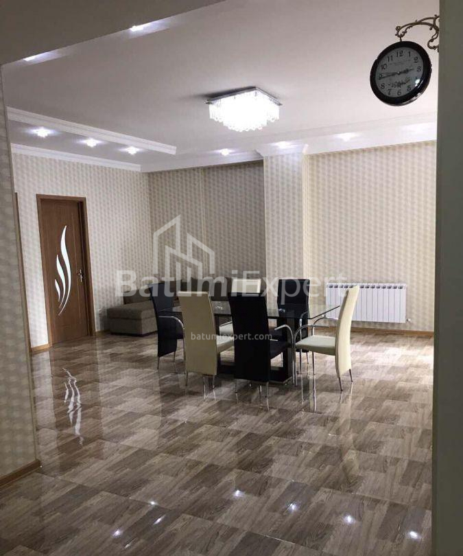 ბინა 104 კვ/მ - იურიევსკაია, Batumi, საქართველო