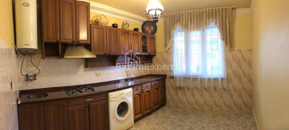 ბინა 90 კვ/მ - იურიევსკაია, Batumi, საქართველო
