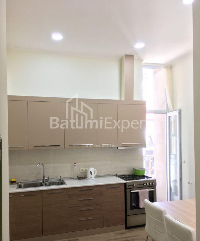 ბინა 175 კვ/მ - მეფე ფარნავაზ, Batumi, საქართველო