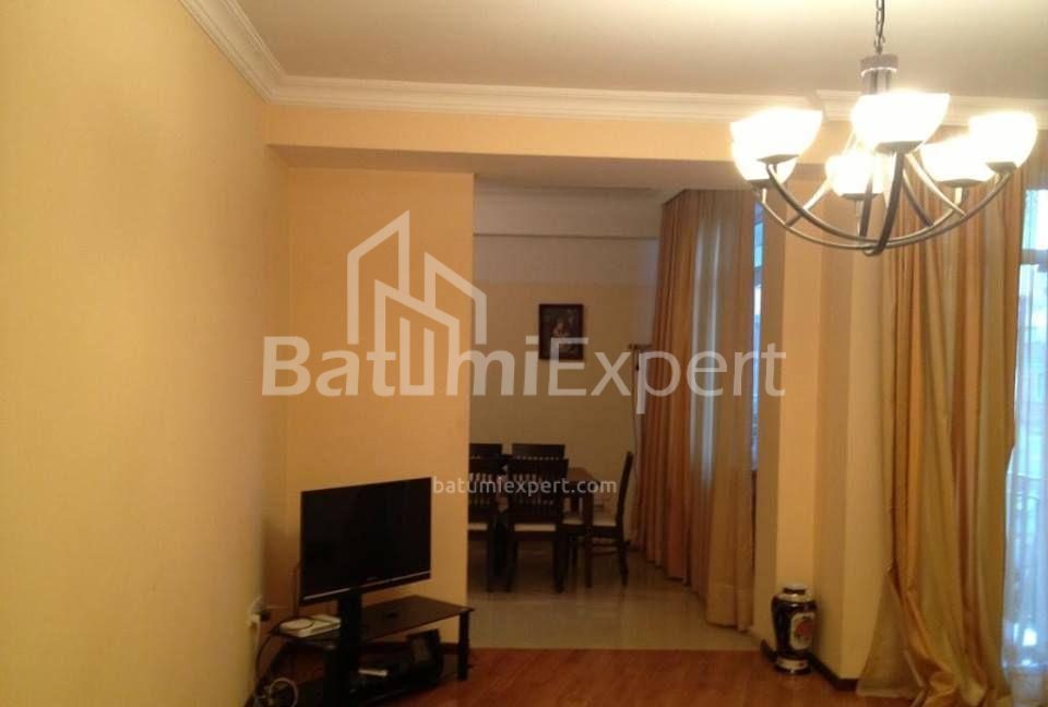 ბინა 100 კვ/მ - იურიევსკაია, Batumi, საქართველო