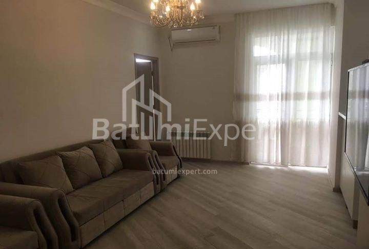 ბინა 80 კვ/მ - იურიევსკაია, Batumi, საქართველო