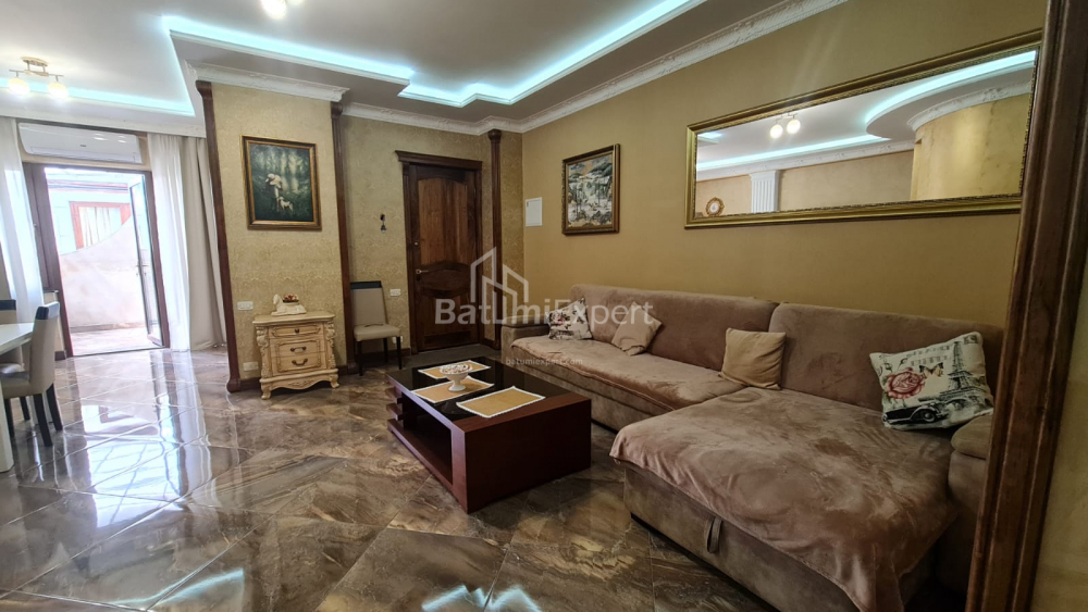 ბინა 90 კვ/მ - კონსტანტინე გამსახურდია, Batumi, საქართველო