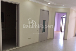 ბინა 73 კვ/მ - იურიევსკაია, Batumi, საქართველო