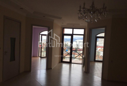 ბინა 74 კვ/მ - იურიევსკაია, Batumi, საქართველო