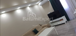 ბინა 3-ოთახი 65 კვ.მ - დავით აღმაშენებელი, Batumi