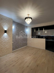 ბინა 2-ოთახი 44 კვ.მ - გიორგი ბრწყინვალე, Batumi