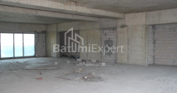 ბინა 1-ოთახი 172.7 კვ.მ - ლეხი და მარია კაჩინსკი, Batumi